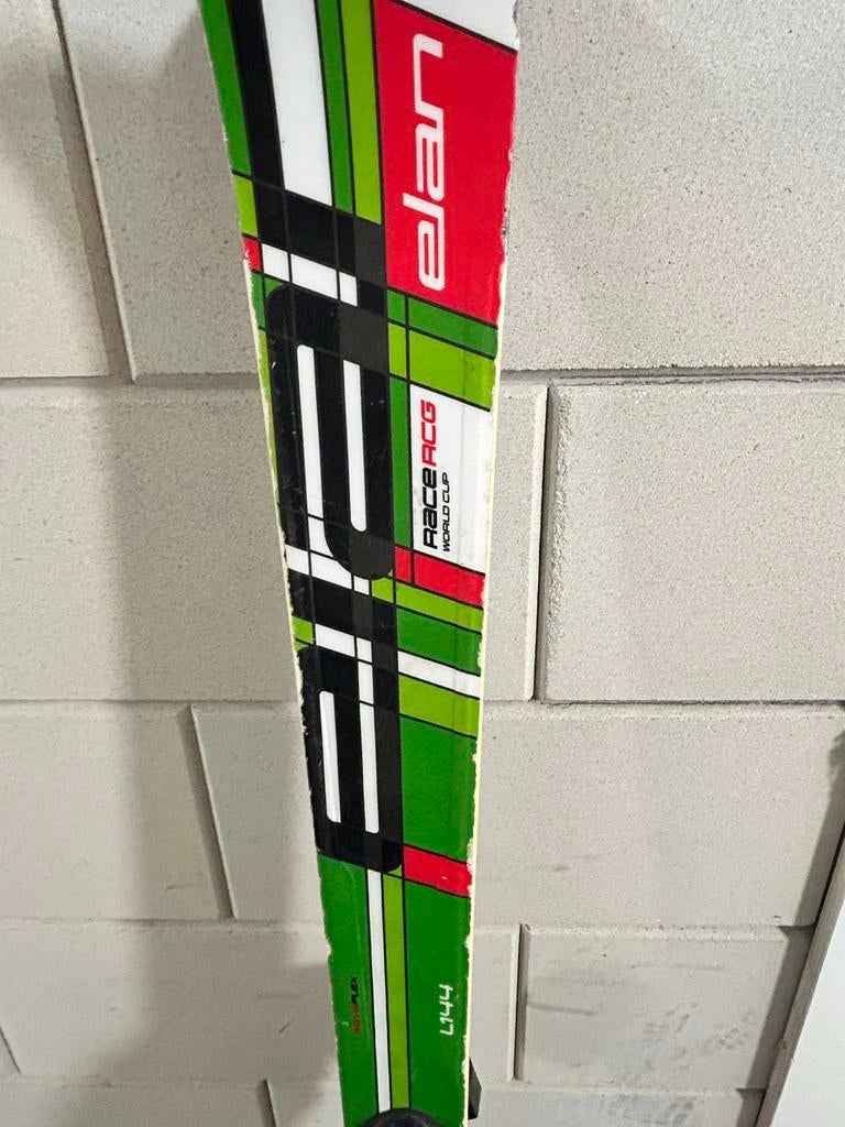 Elan Race RCG World Cup ski's 144 cm, Sport en Fitness, Overige merken, 140 tot 160 cm, Gebruikt, Ophalen of Verzenden