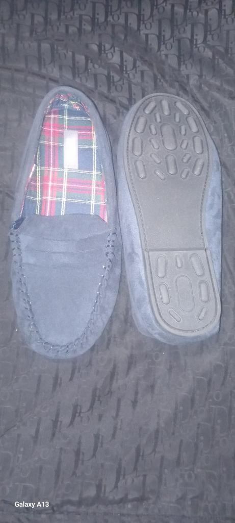 Comfortabele blauwe pantoffels met ruitjesvoering, Kleding | Dames, Blauw, Nieuw, Ophalen of Verzenden, Onbekend