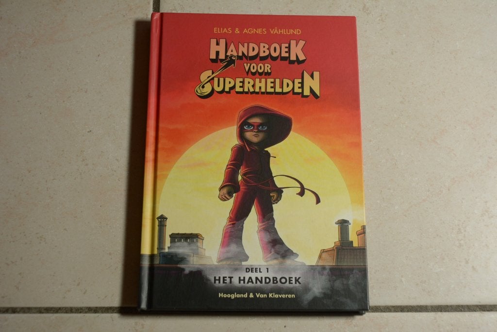 Handboek voor Superhelden / Elias & Agnes Vahlund, Ophalen of Verzenden, Zo goed als nieuw, Fictie algemeen
