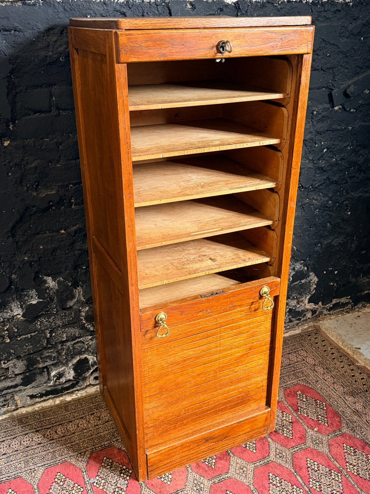 Vintage antieke roldeurkast hoog midel eiken met lades, Ophalen, Minder dan 50 cm, Gebruikt, 100 tot 150 cm