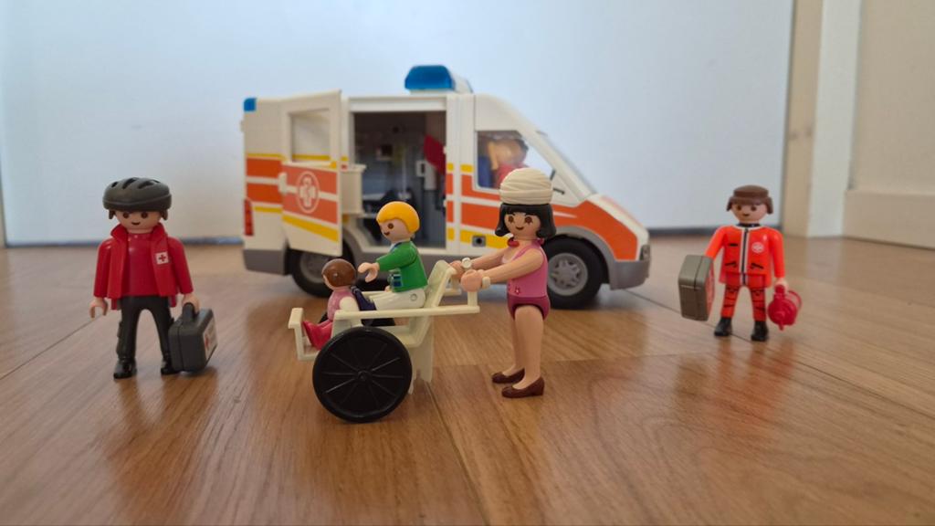 Playmobil Ambulance met Figuren en Accessoires, Ophalen of Verzenden