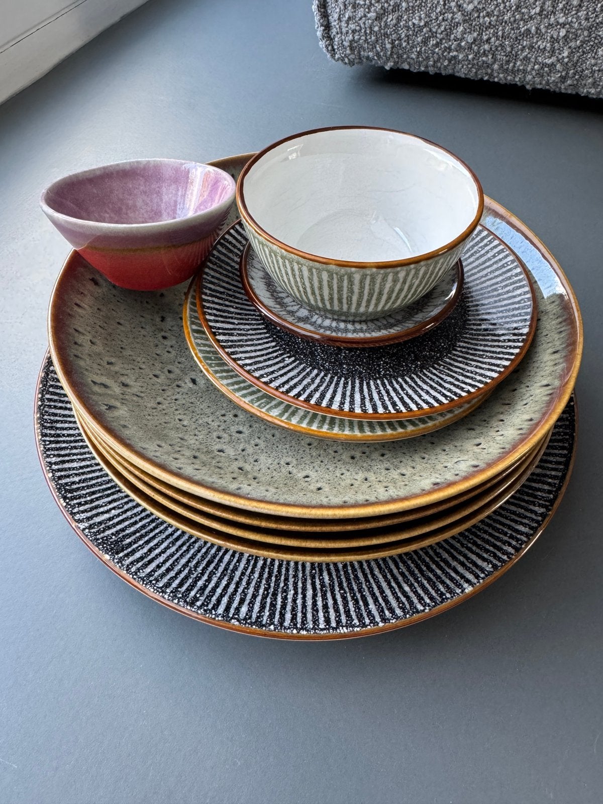 Gratis servies Xenos, exclusief groot zwart bord, Huis en Inrichting, Ophalen, Overige stijlen, Bord(en)