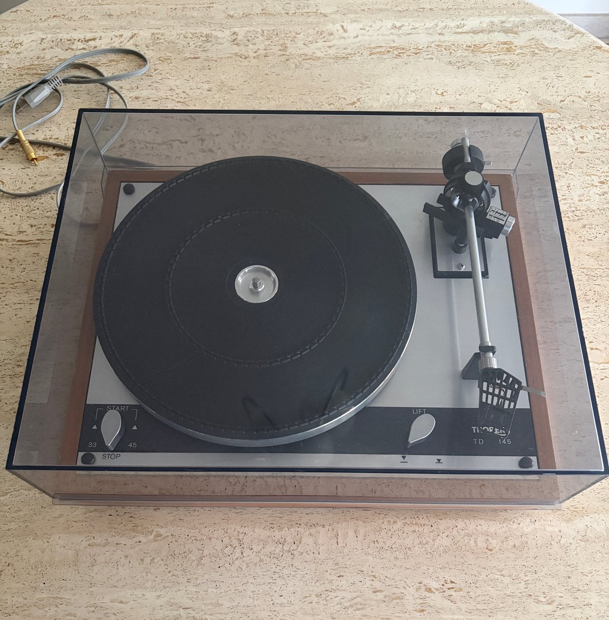 Thorens TD 145 Platenspeler met stofkap, Ophalen, Automatisch, Thorens, Zo goed als nieuw