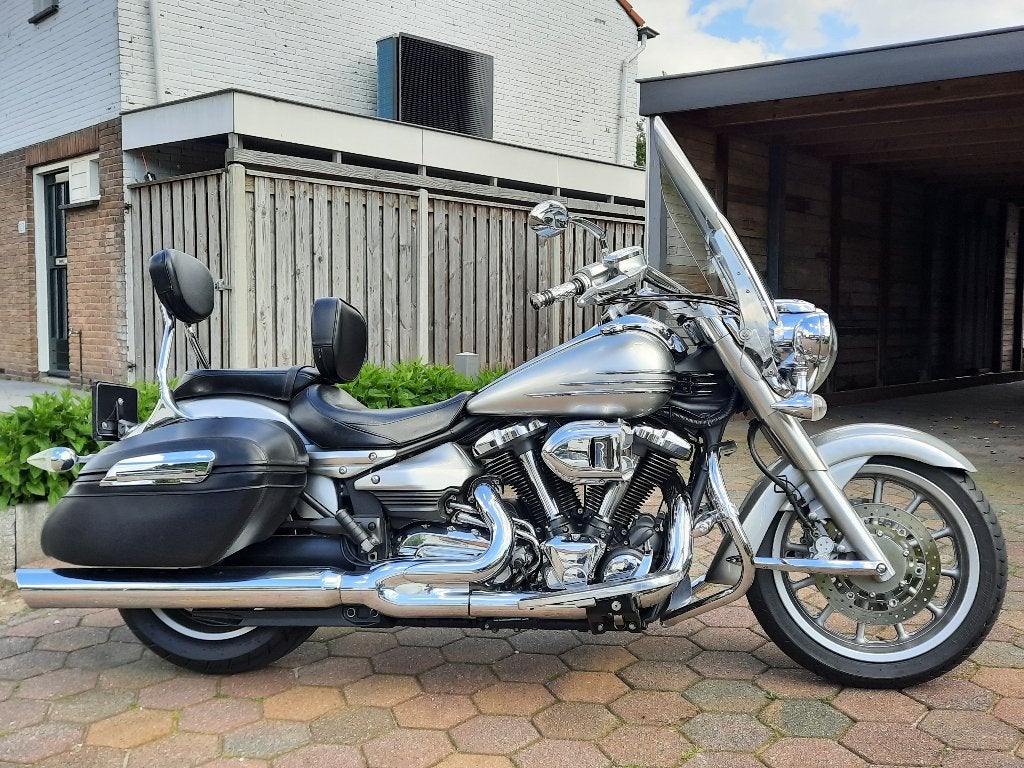 Yamaha XV 1900 Stratoliner | Nieuwstaat | Full options, Motoren, Motoren | Yamaha, Sportuitlaat, 2 cilinders, Occasion, 1900 cc