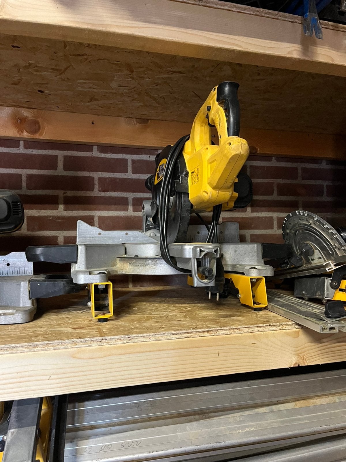 Dewalt inkorter, Ophalen, Gebruikt, Afkortzaag, 30 tot 70 mm