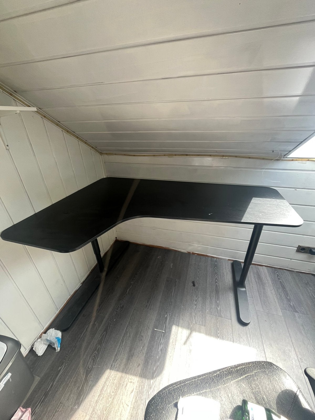 Ikea hoekbureau, Huis en Inrichting, Bureaus, Zo goed als nieuw, Hoekbureau, IKEA, Modern, Hout, Zwart, In hoogte verstelbaar