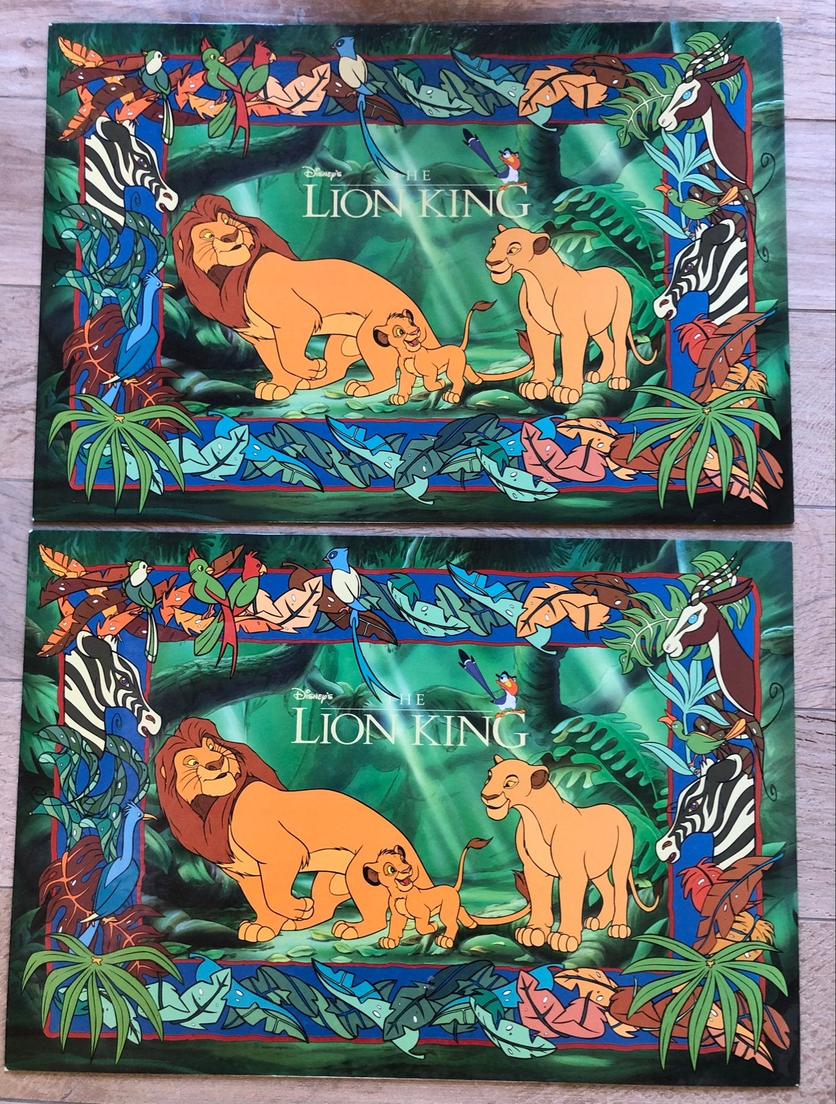 2 stevige Disney Lion King bureau onderleggers, Ophalen of Verzenden, Zo goed als nieuw