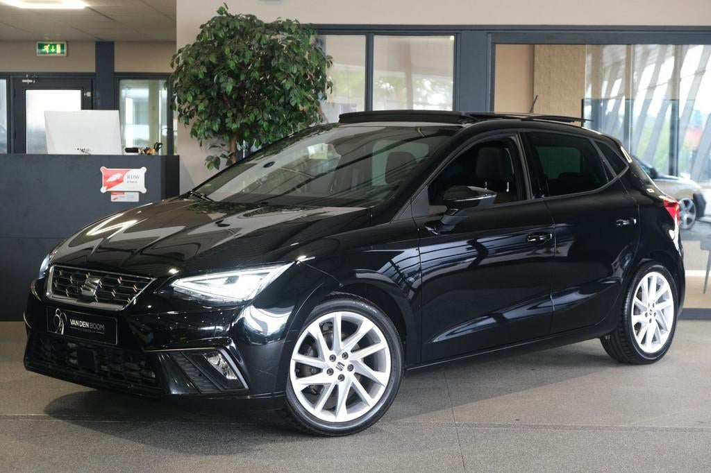 Seat Ibiza 1.0 EcoTSI FR 110PK Facelift Pano Cam Led Alcanta, Voorwielaandrijving, Gebruikt, Zwart, 580 kg