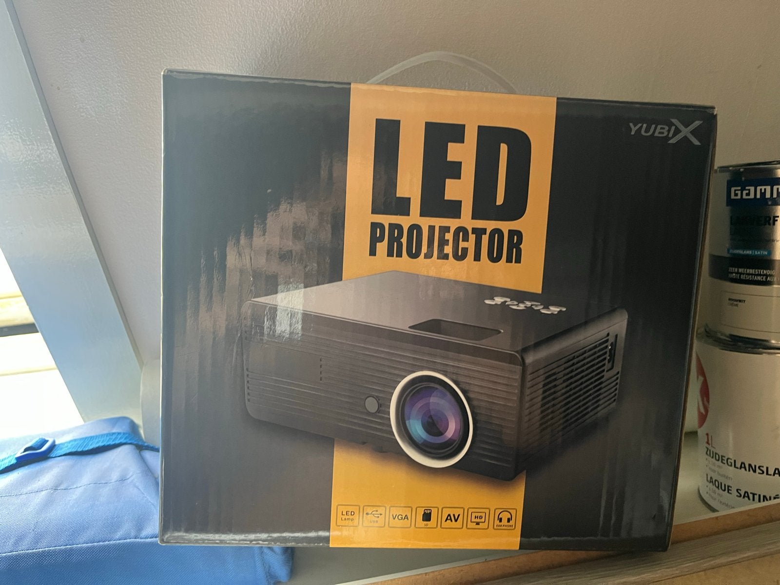 YUBIX LED Beamer met Scherm en Afstandsbediening, Ophalen of Verzenden, Zo goed als nieuw, LED, Overige resoluties
