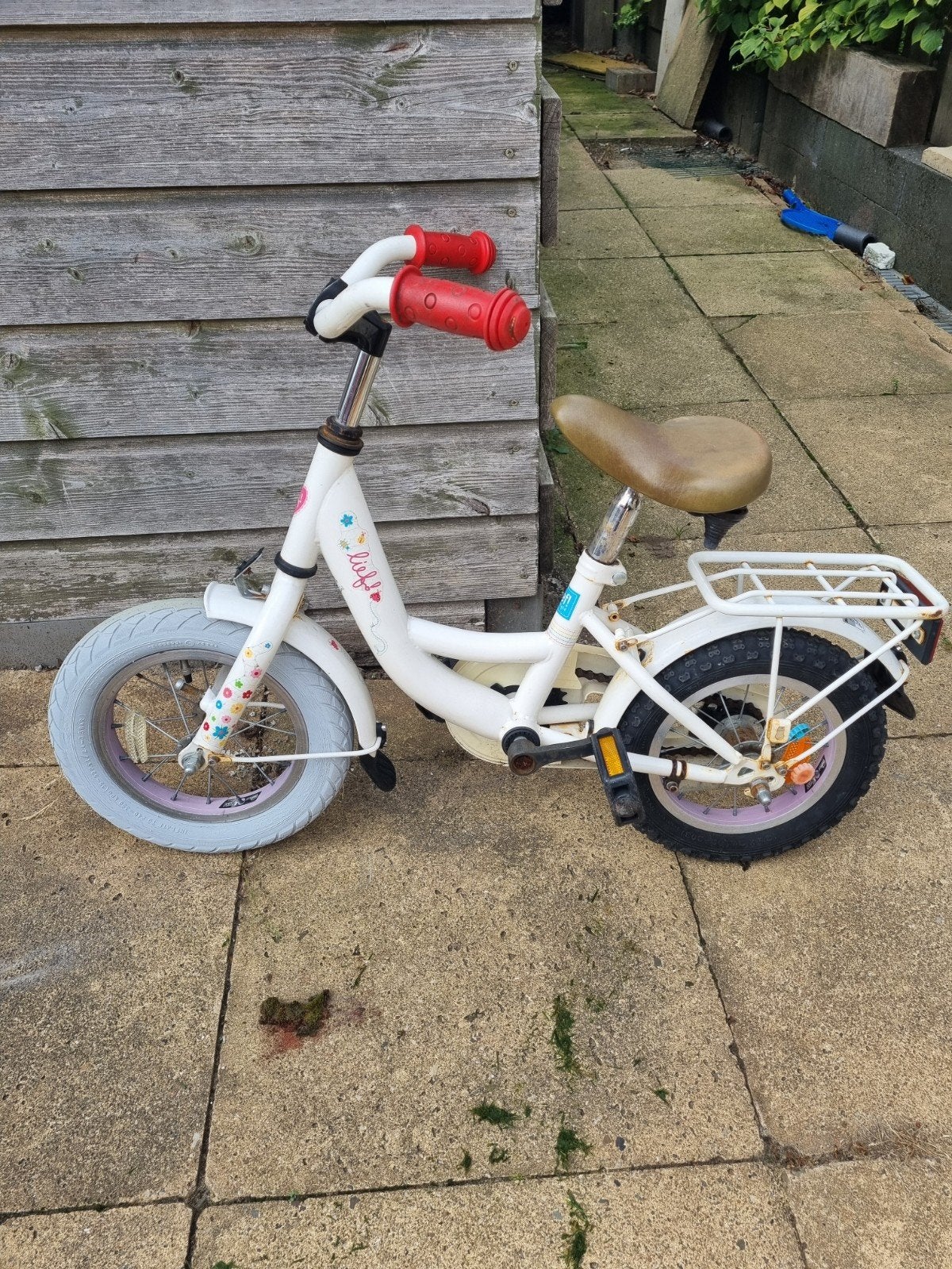 Lief! Kinderfiets 12 inch - Wit met roze accenten, Ophalen, Terugtraprem, Zijwieltjes, Gebruikt