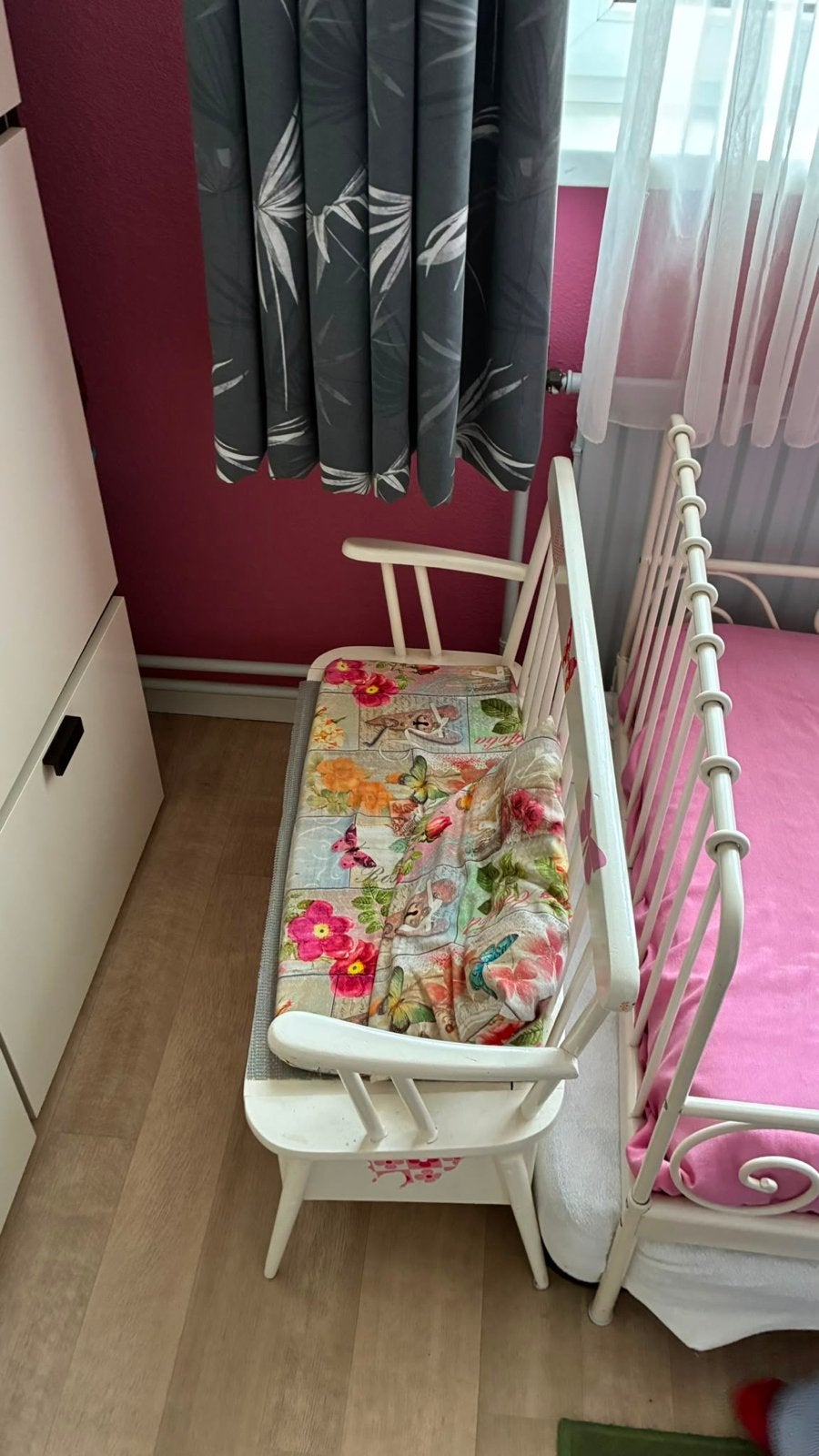 Schattig wit opberg kinderbankje met leuke kussen, Ophalen, Gebruikt, Stoel