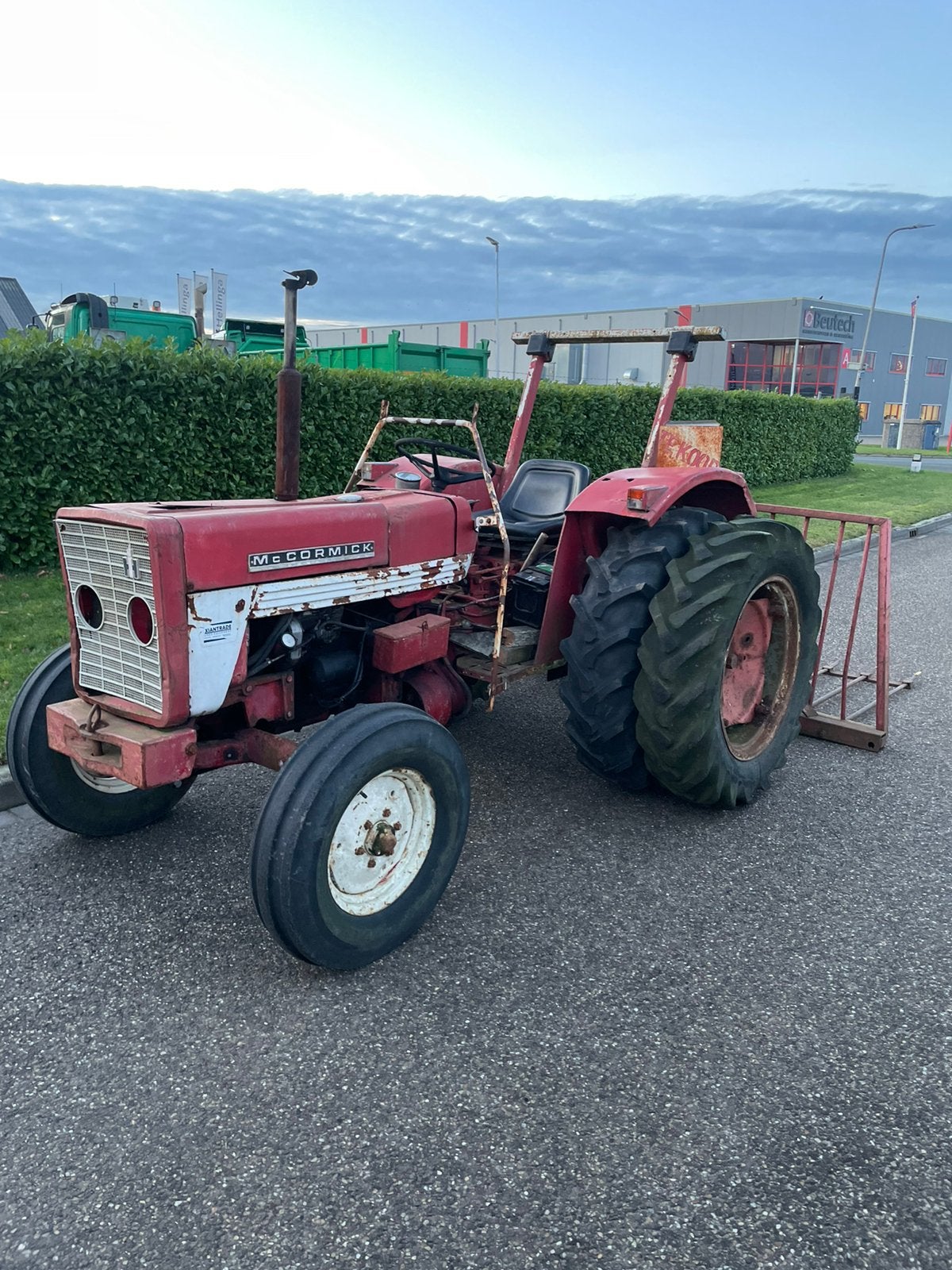 McCormick 323 incl. Kenteken en dubbellucht, Ophalen, Gebruikt, Tot 80 Pk, Case IH