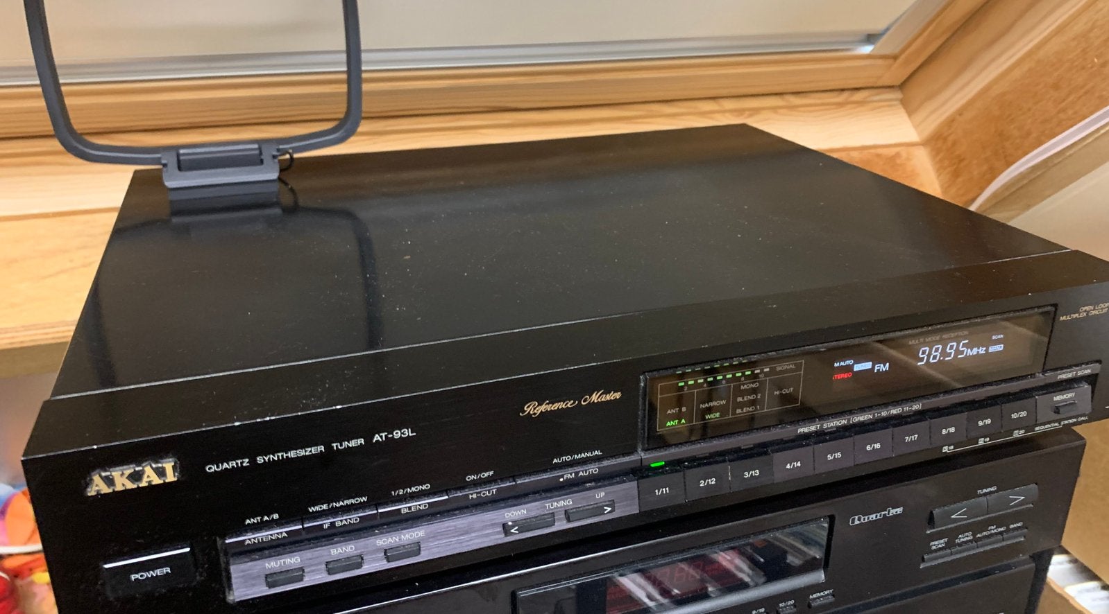 Akai AT-93L Quartz Synthesizer Tuner - Reference Master, Ophalen, Gebruikt, Analoog