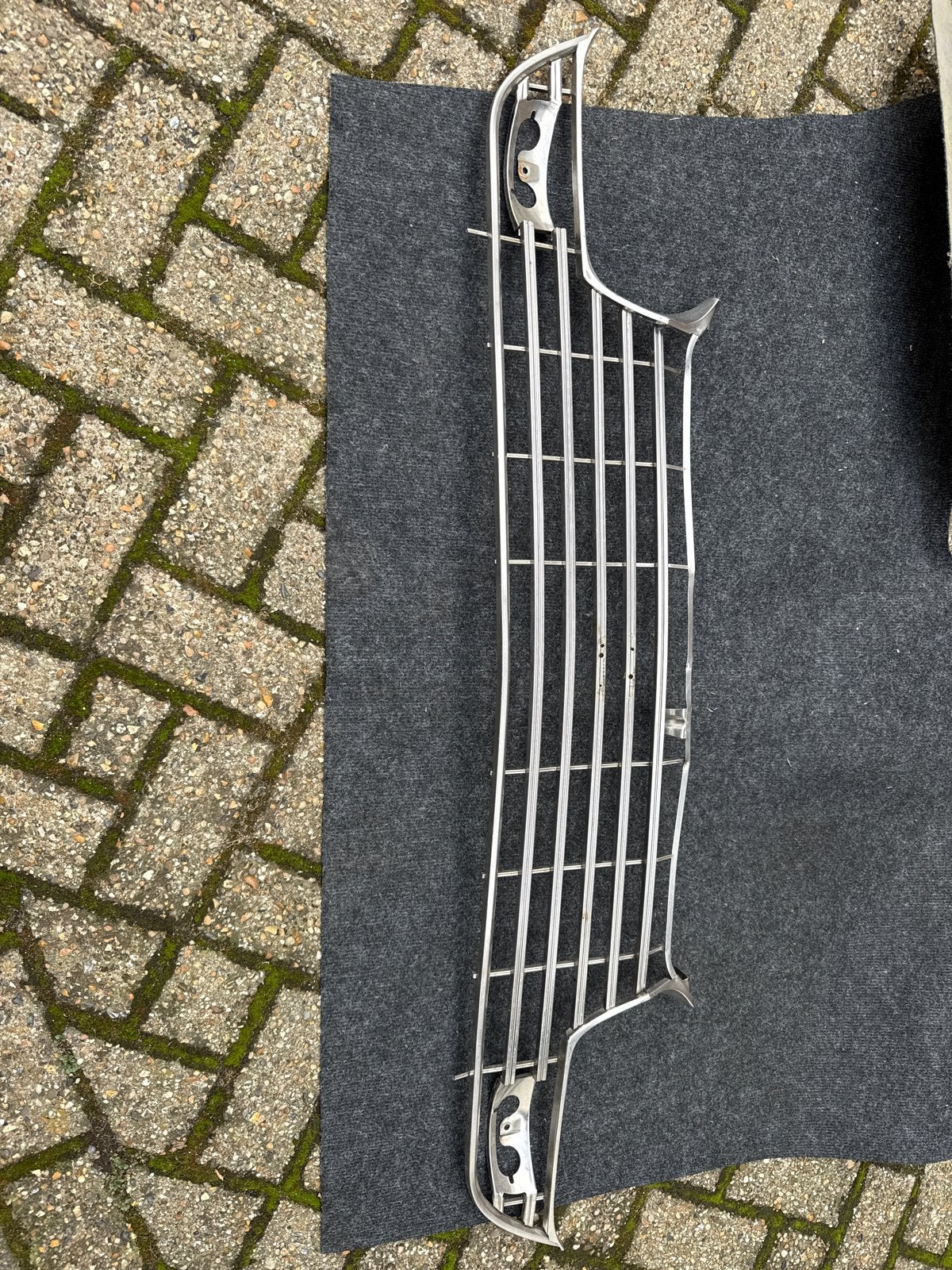 Grille voor Peugeot 204 (cabriolet), Auto-onderdelen, Ophalen of Verzenden, Gebruikt, Voor, Oldtimer onderdelen