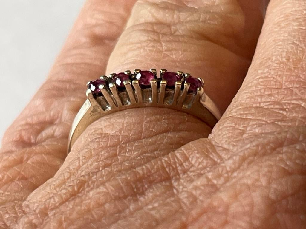 Witgouden ring met natuurlijke Robijn, Sieraden, Tassen en Uiterlijk, Ringen, Verzenden, Wit, Zo goed als nieuw, 17 tot 18