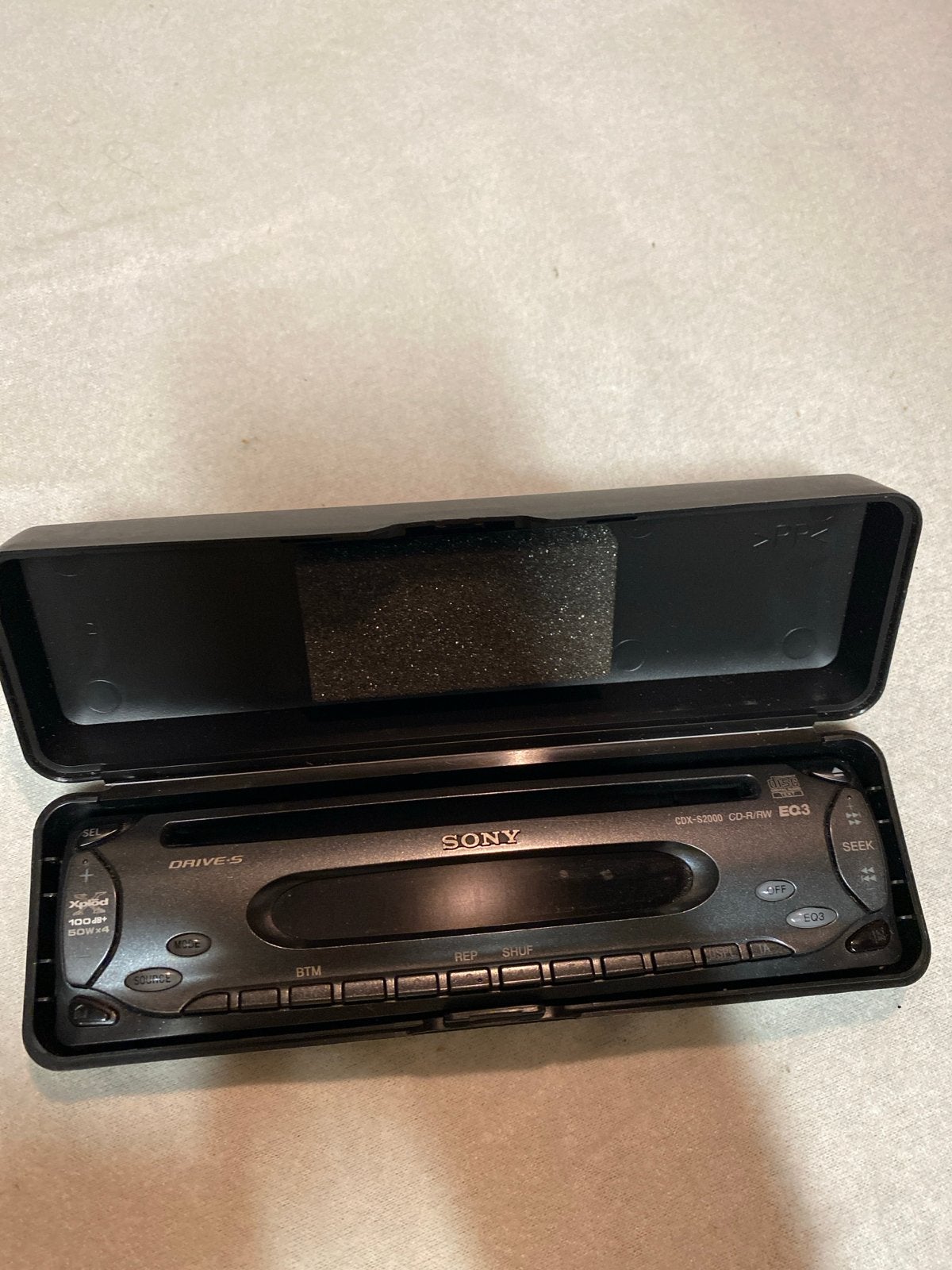 Sony CDX-S2000 CD-ontvanger met afneembaar front, Ophalen of Verzenden, Gebruikt