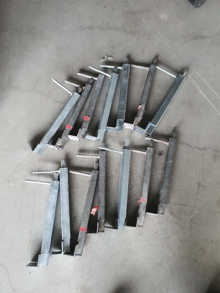 Partij Bouwmateriaal | Gevelklemmen | Stempels | Rijplaten, Ophalen, Gebruikt, Overige typen, Minder dan 2 meter