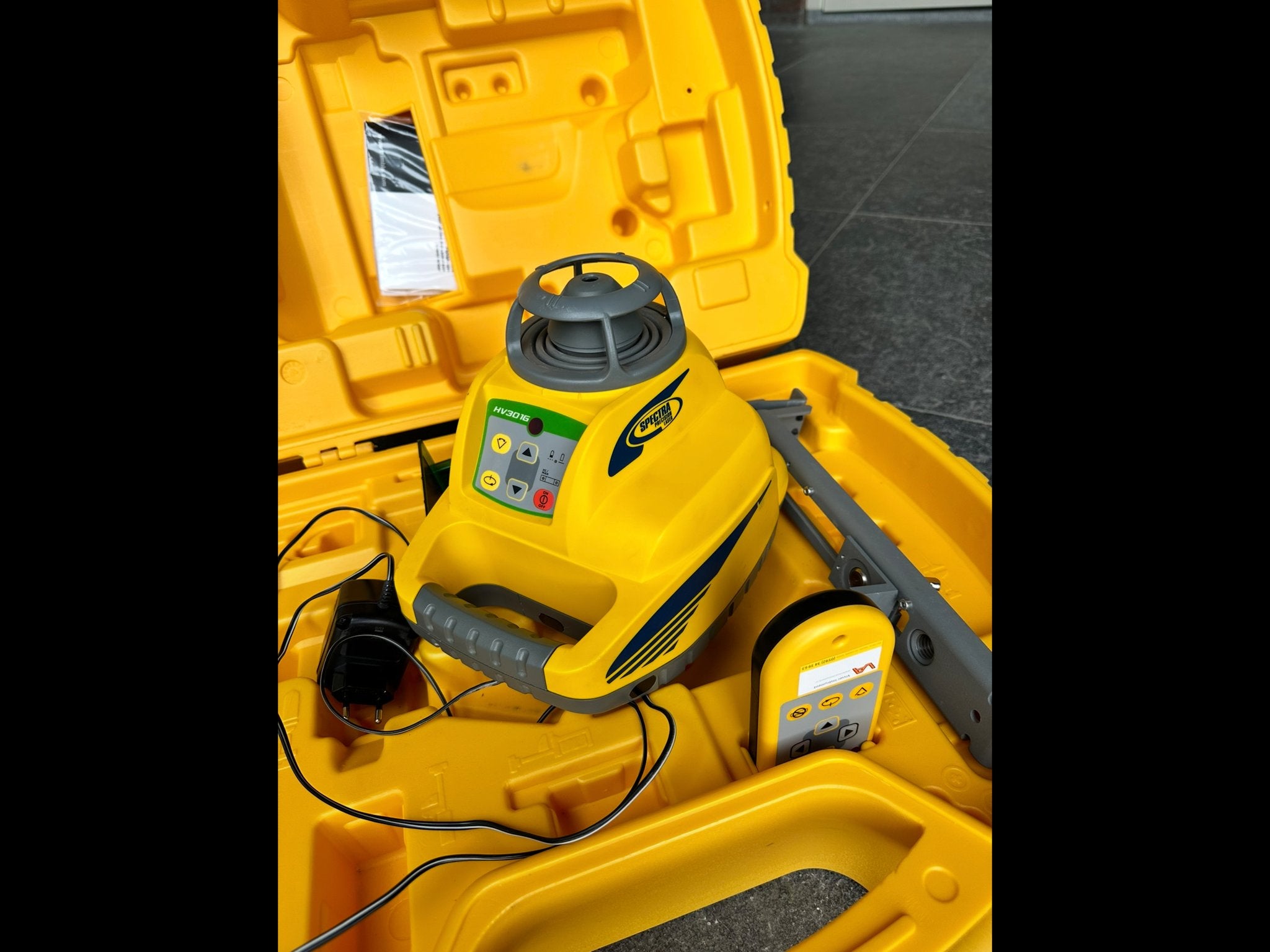 Spectra Precision HV301G Laser Waterpas met Koffer, Ophalen of Verzenden, Zo goed als nieuw, Licht