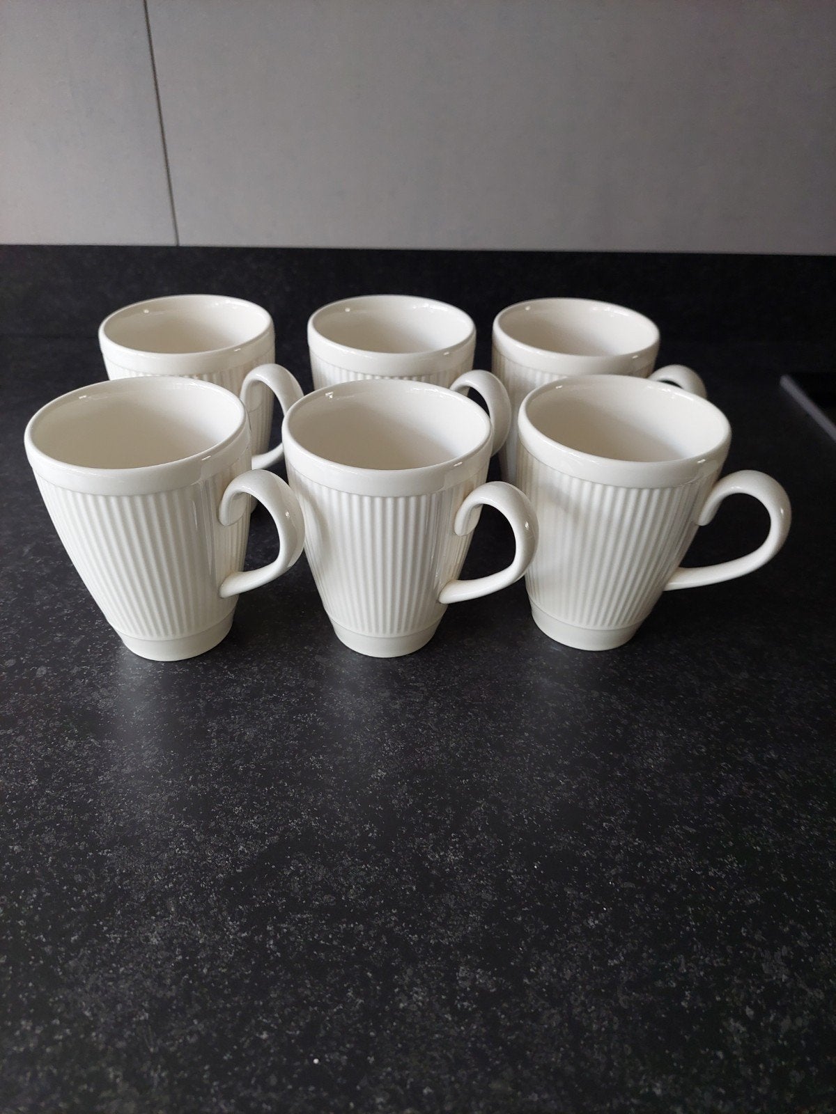 6 Mokken Wedgewood Windsor, Ophalen of Verzenden, Zo goed als nieuw, Aardewerk, Kop(pen) en/of Schotel(s)