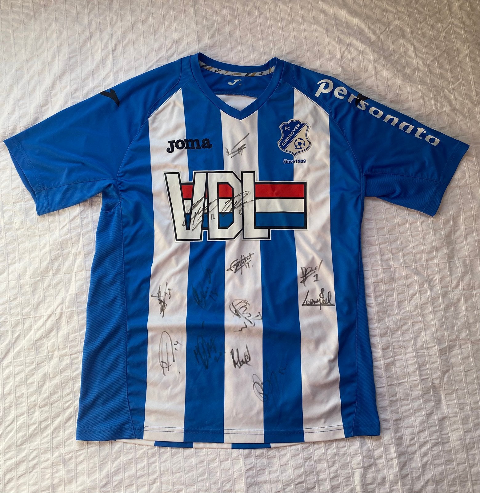 Gesigneerd FC Eindhoven Thuisshirt 2015/2016, Verzamelen, Sportartikelen en Voetbal, Ophalen of Verzenden, Gebruikt, Overige binnenlandse clubs