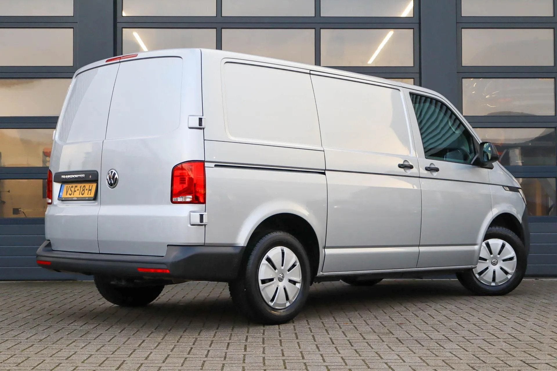 Volkswagen Transporter 2.0 TDI 90pk L1H1 (bj 2022), Gebruikt, Overige carrosserieën, 90 pk, 750 kg