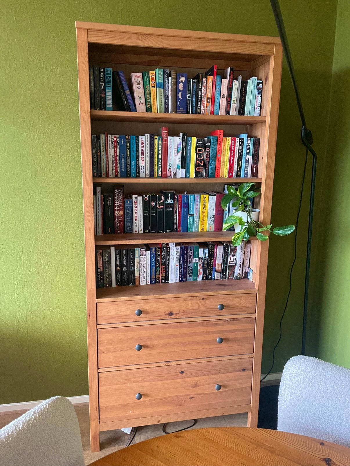 IKEA HEMNES vitrinekast/boekenkast met glazen deuren, Gebruikt, Met deur(en), 25 tot 50 cm, 50 tot 100 cm