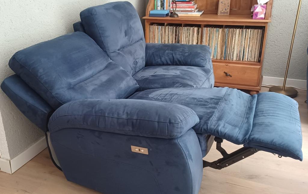 2 x Comfortabele 2-zitsbank met relaxfunctie., Huis en Inrichting, Banken | Bankstellen, 150 tot 200 cm, Tweepersoons, 75 tot 100 cm