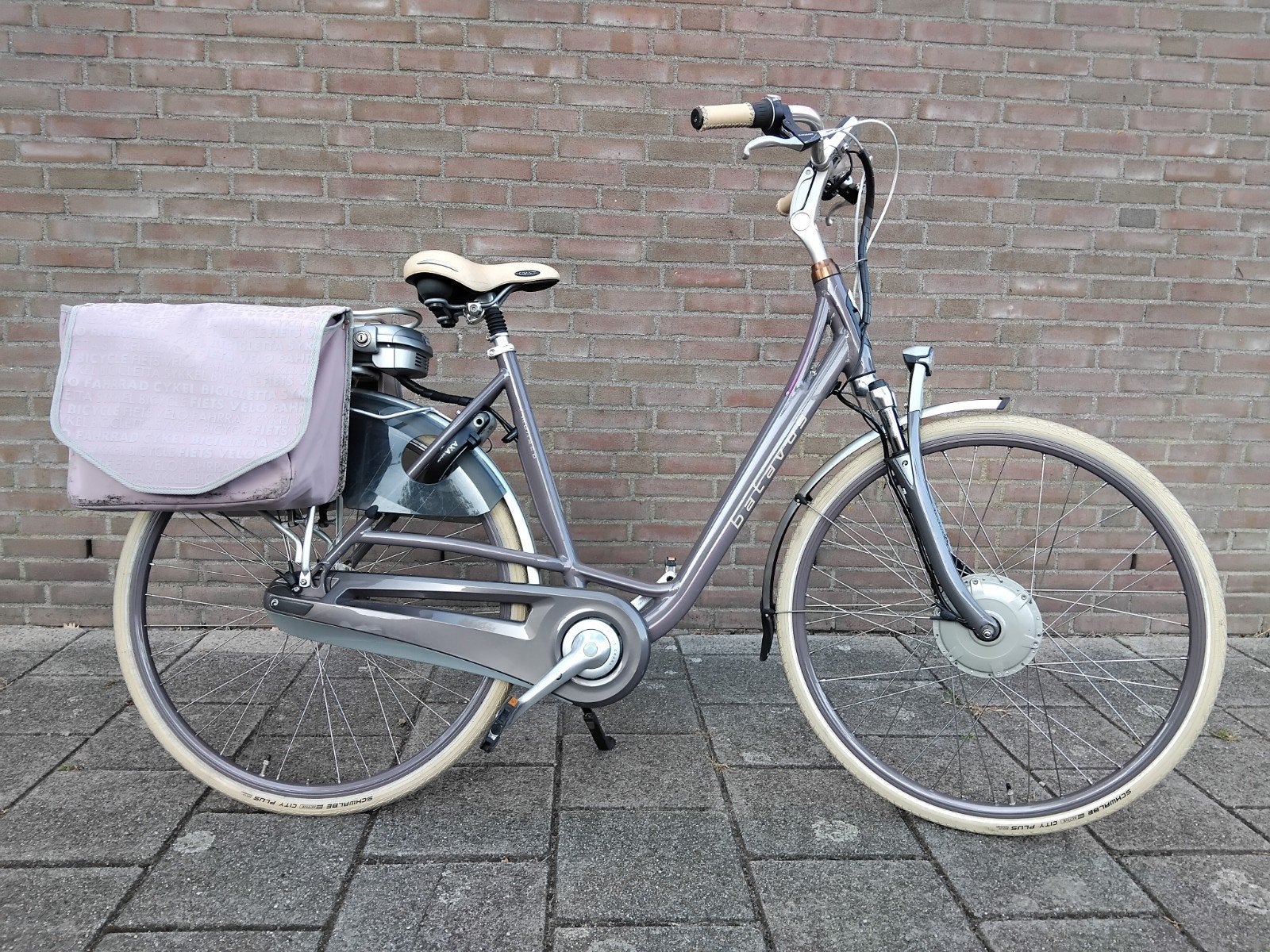 Foto 5 van Batavus Monaco E-go 7 Elektrische dames fiets