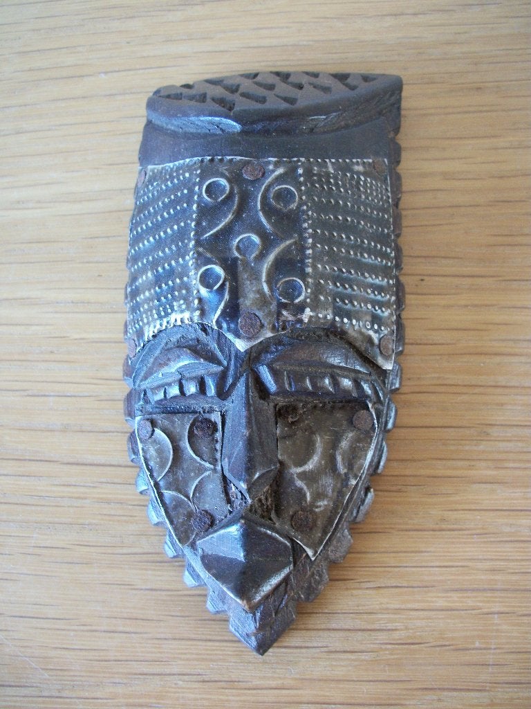 Houtsnijwerk Masker uit Afrika - Souvenir jaren 60 - zgan, Antiek en Kunst, Minder dan 20 cm, Hout, Bruin, Overige stijlen