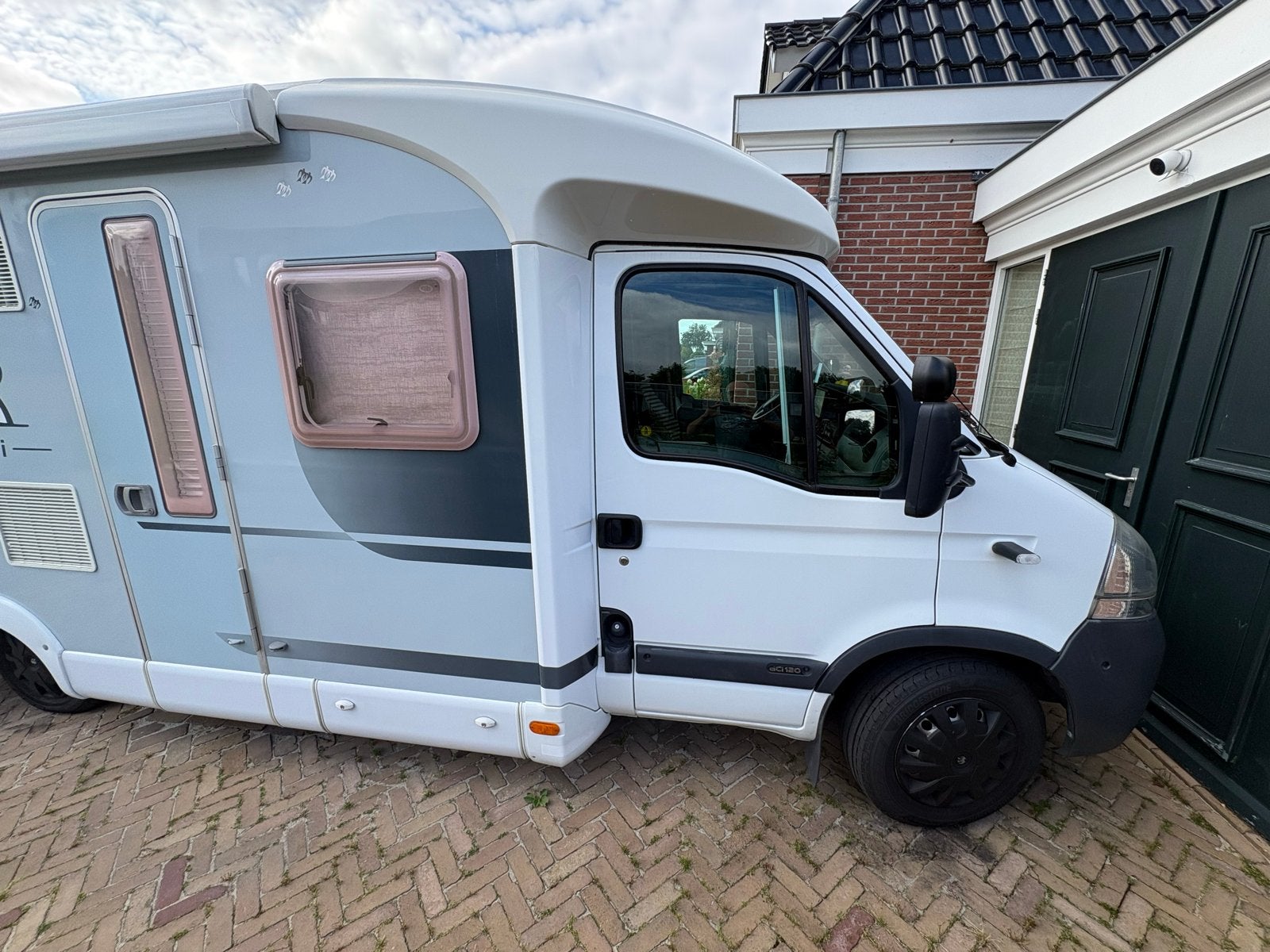 Caravans And Camping Knaus