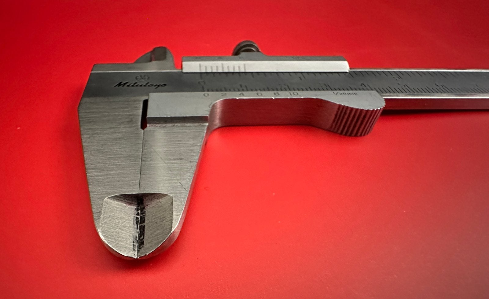 Foto 3 van Mitutoyo 530-104 analoge schuifmaat (0-150mm)