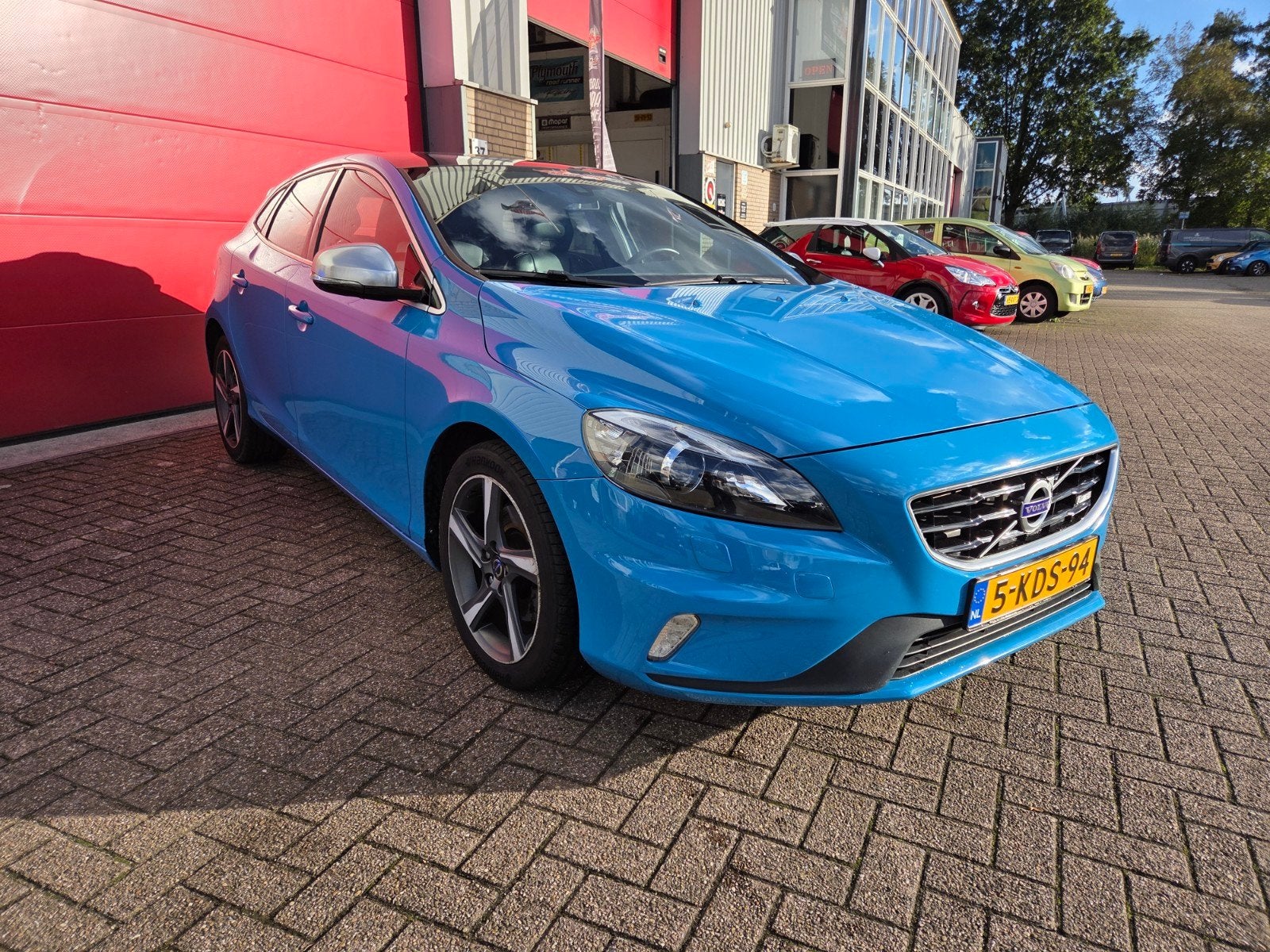 Volvo V40 1.6 T4 180PK Powershift 2013 Blauw, 1596 cc, Zwart, 4 cilinders, Bedrijf