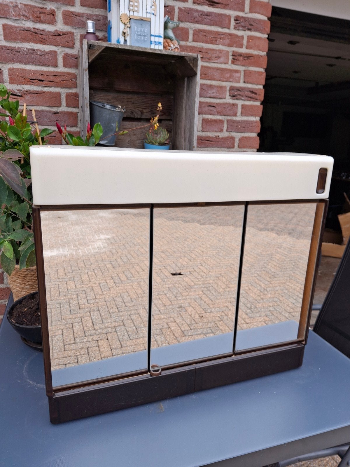 Oude vintage Badkamer Spiegelkast 63x53x16cm met verlichting, Huis en Inrichting, Badkamer | Badkamermeubels, Ophalen, 50 tot 100 cm