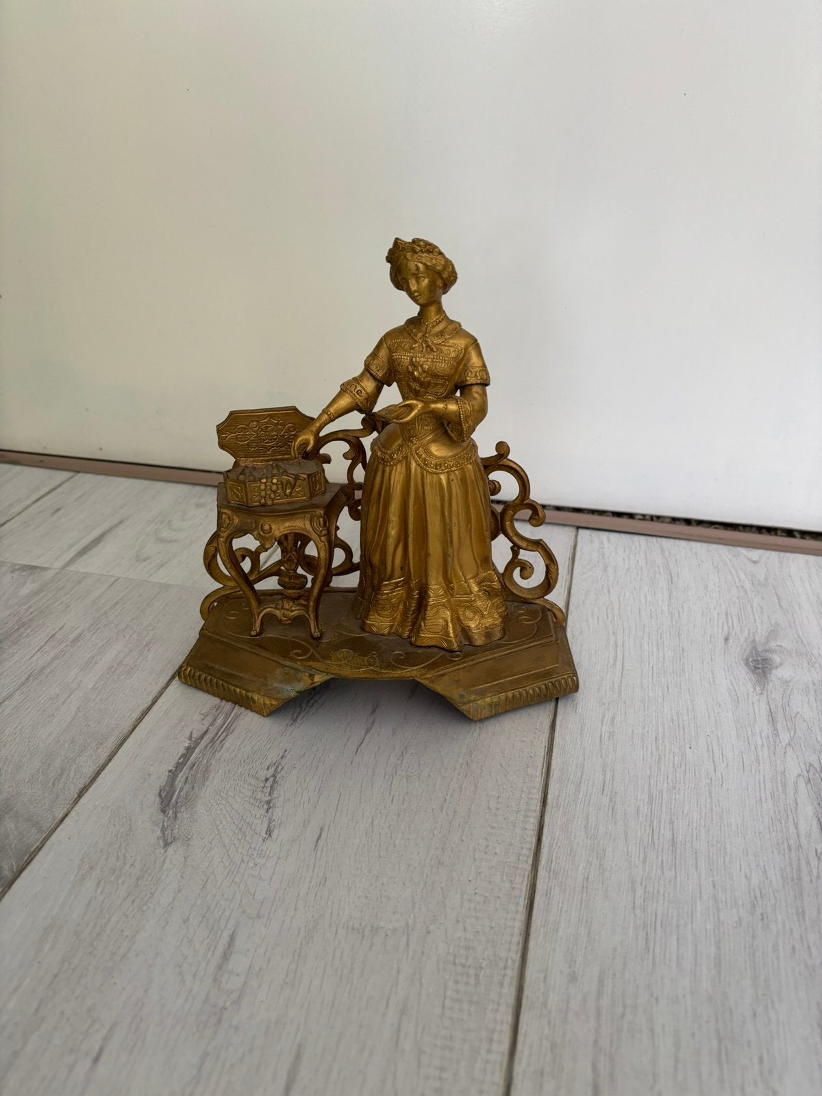 Antiek stijl Frans beeld - Elegante dame, Antiek en Kunst, Antiek | Koper en Brons, Ophalen of Verzenden