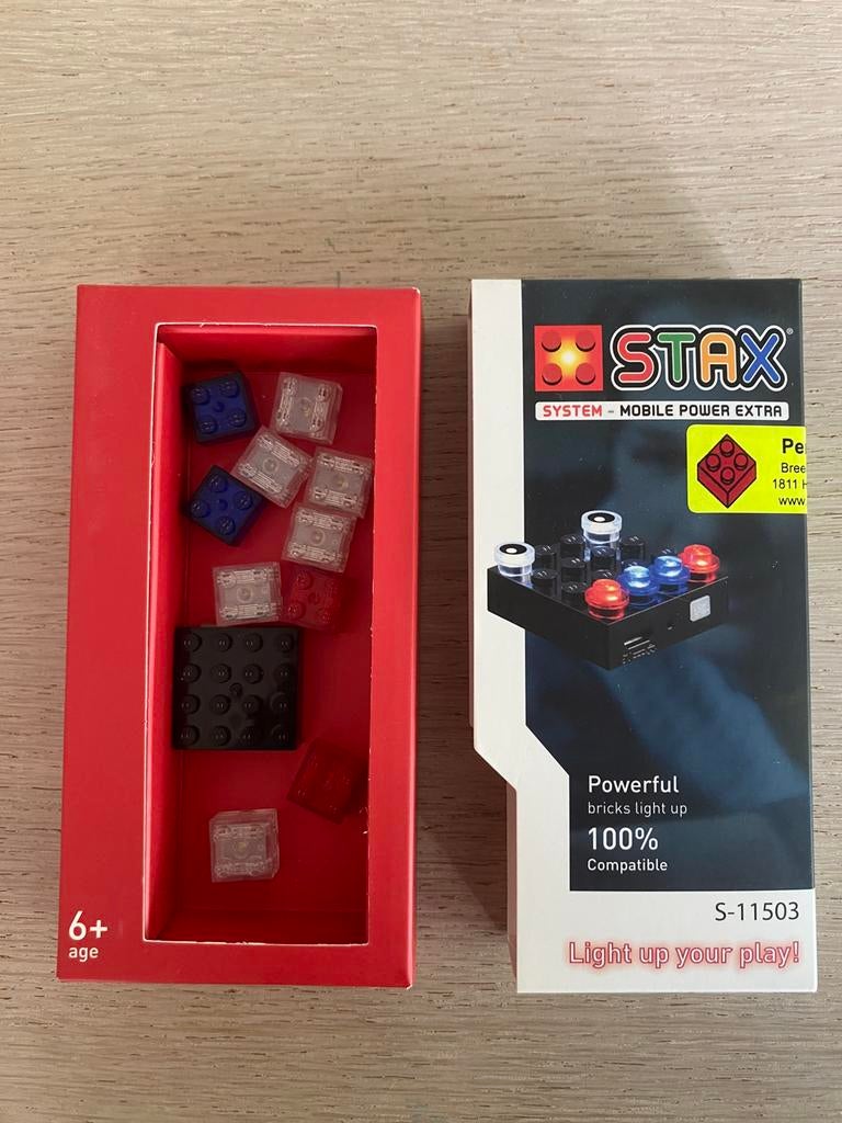 Stax: 10 lichtgevende lego blokjes met bediening, Overige thema's, Verzenden, Lego, Zo goed als nieuw