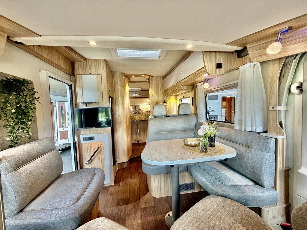 Hymer B 698 Queensbed Levelsysteem Luchtvering, Fiat, Caravans en Kamperen, Integraal, Info@trmbv.nl, 7 tot 8 meter, Bedrijf