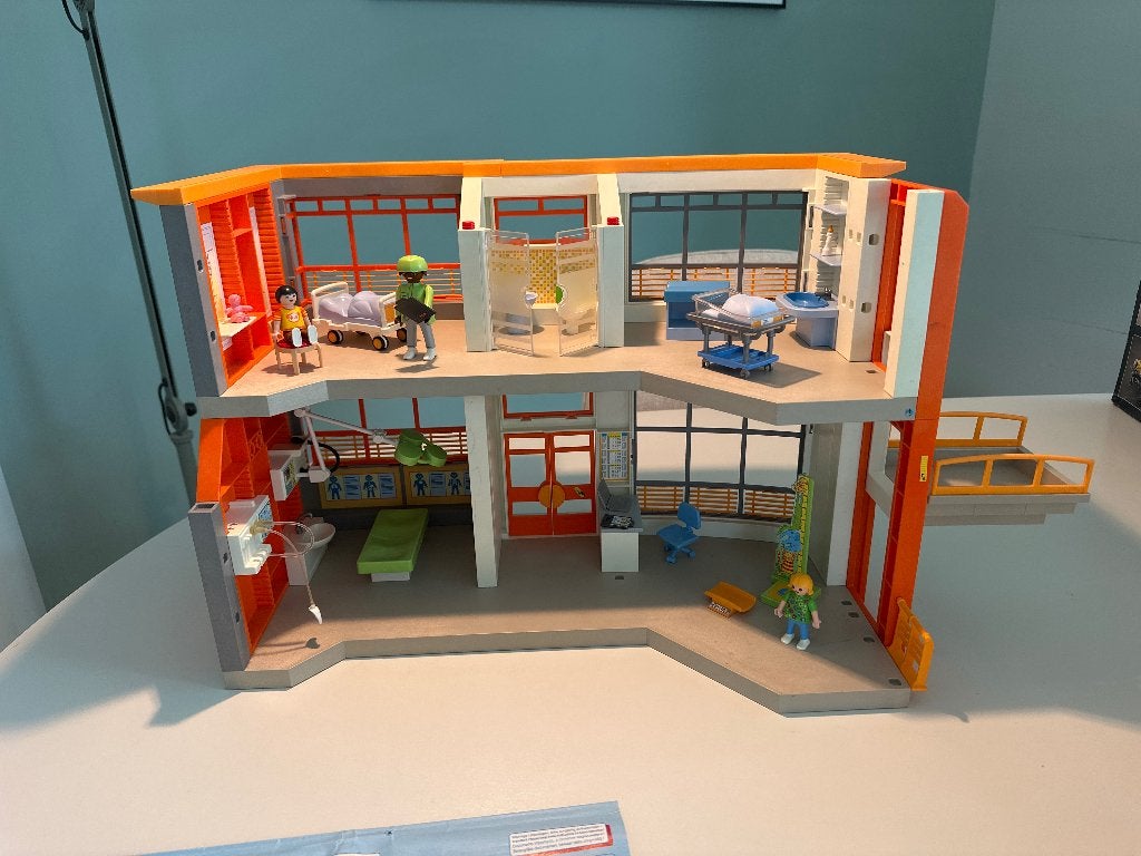 Playmobil Ziekenhuis 6657 met Ambulance (licht & geluid), Gebouw, Complete set, Ophalen of Verzenden, Zo goed als nieuw