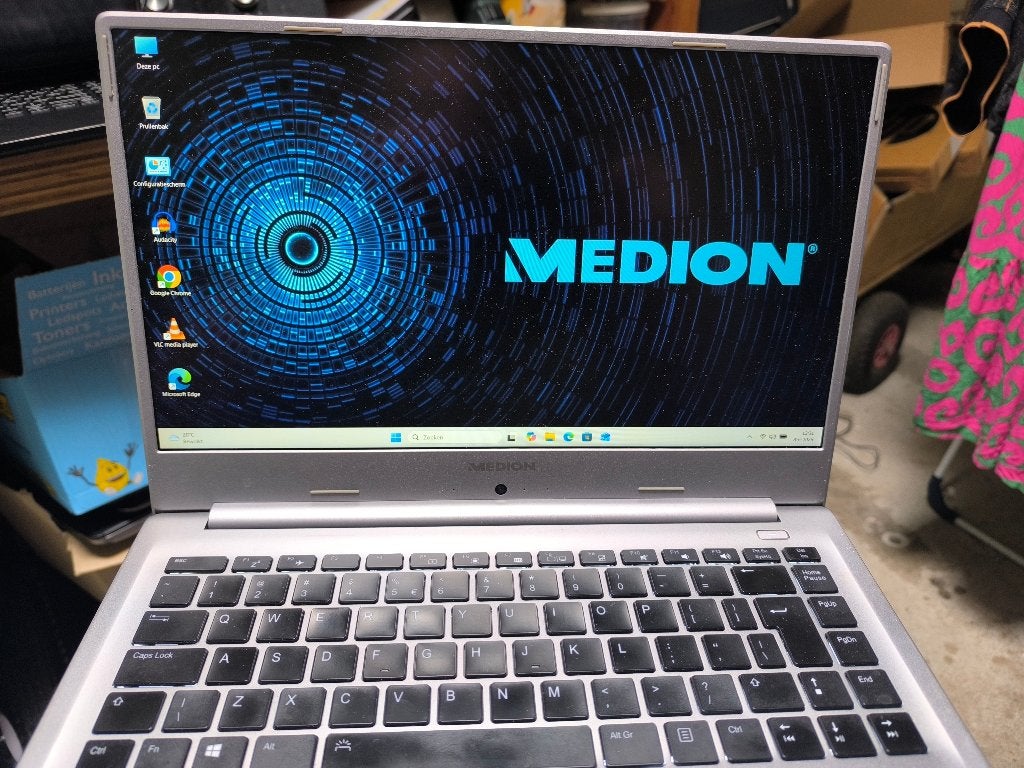 Laptop 15 inch Medion Akoya, Computers en Software, Windows Laptops, Refurbished, 15 inch, SSD, 2 tot 3 Ghz, 8 GB, Qwerty, Ophalen