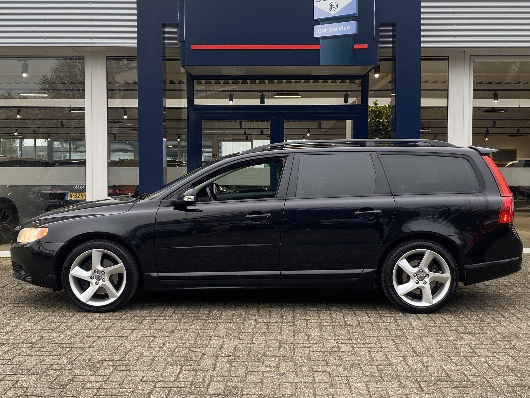 Volvo V70 3.0 T6 AWD Momentum / Automaat / NL-Auto / 6-Cilin, Auto's, Volvo, Automaat, Gebruikt, 2953 cc, 2000 kg