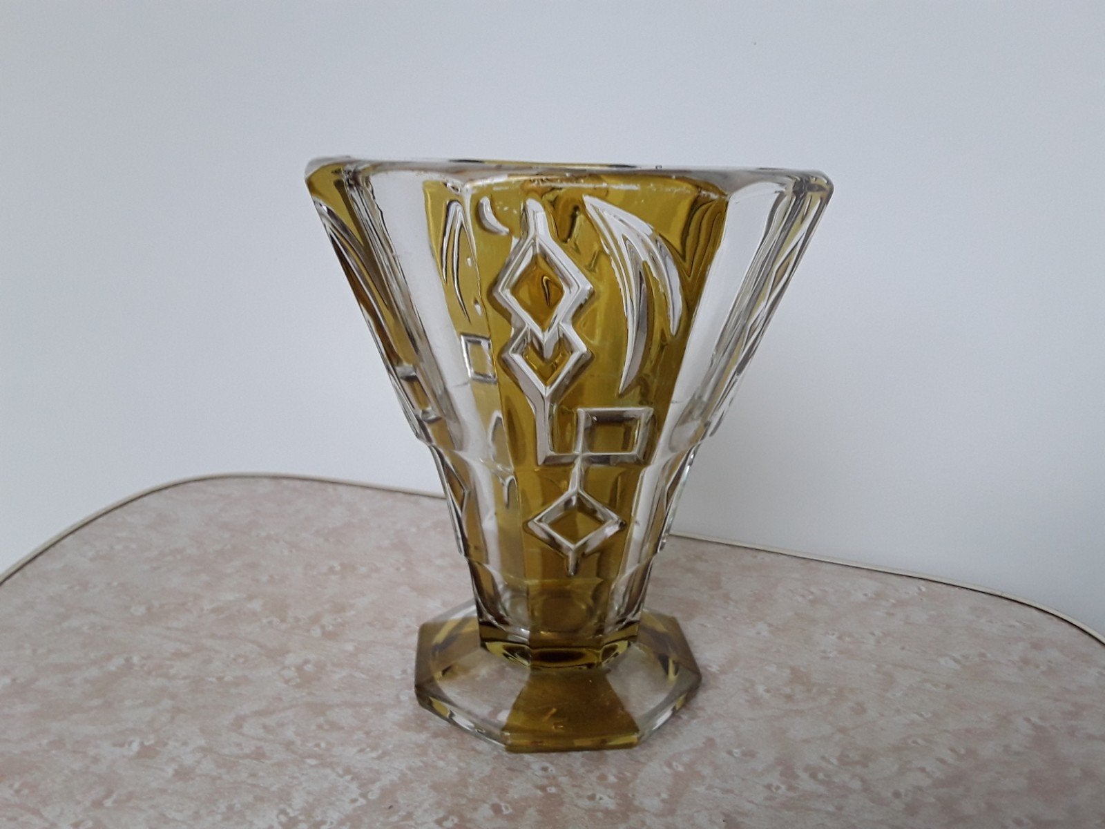 Vintage Artdeco vaas, helder en geel/goud kleurig glas, 19cm, Ophalen of Verzenden