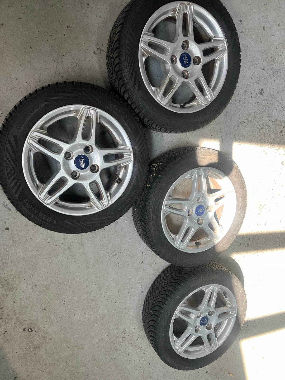 Ford 15 inch velgen met Vredestein All Season banden, Auto-onderdelen, Banden en Velgen, Ophalen, Gebruikt, 15 inch, Banden en Velgen