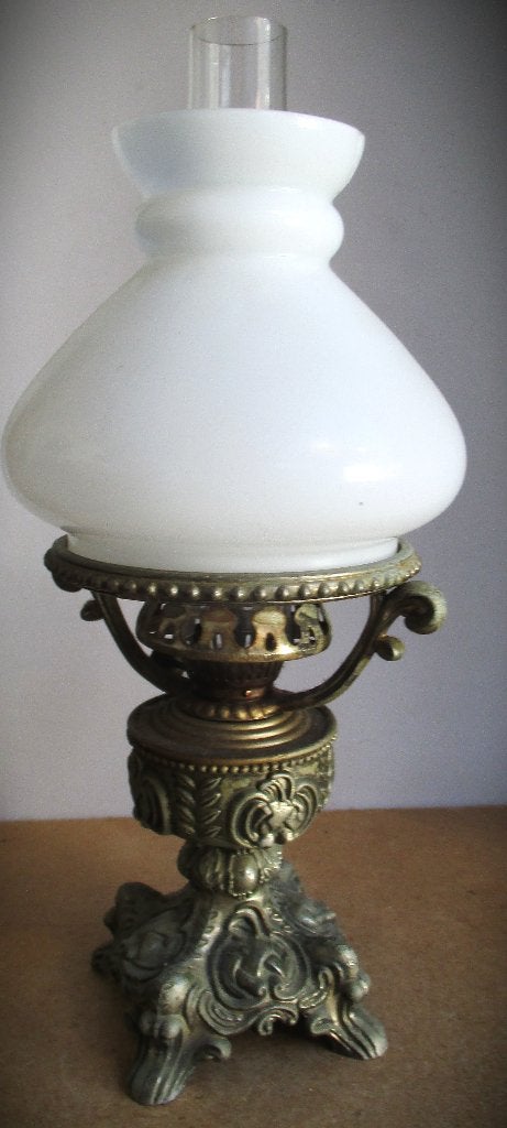 Olielamp handig bij Stroomuitval~Melk Glas~Lamp op olie~, Ophalen of Verzenden