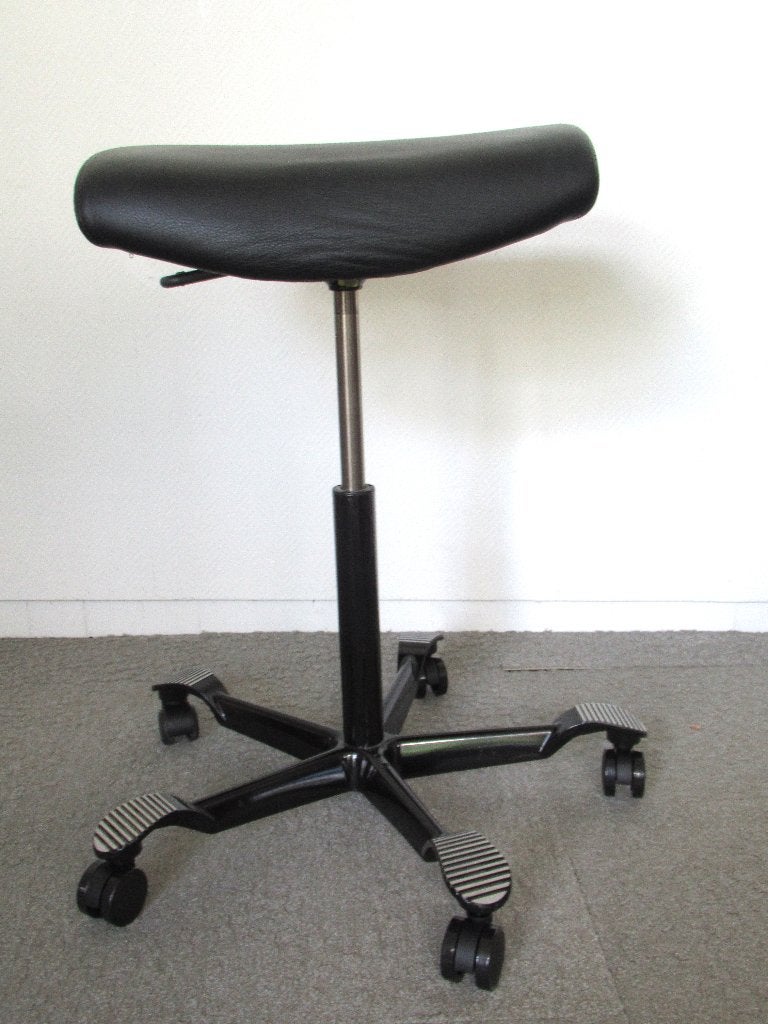 Hag bureaustoel- tabouret - kruk  met wieltjes, Ophalen, Gebruikt, Zwart, Bureaukruk