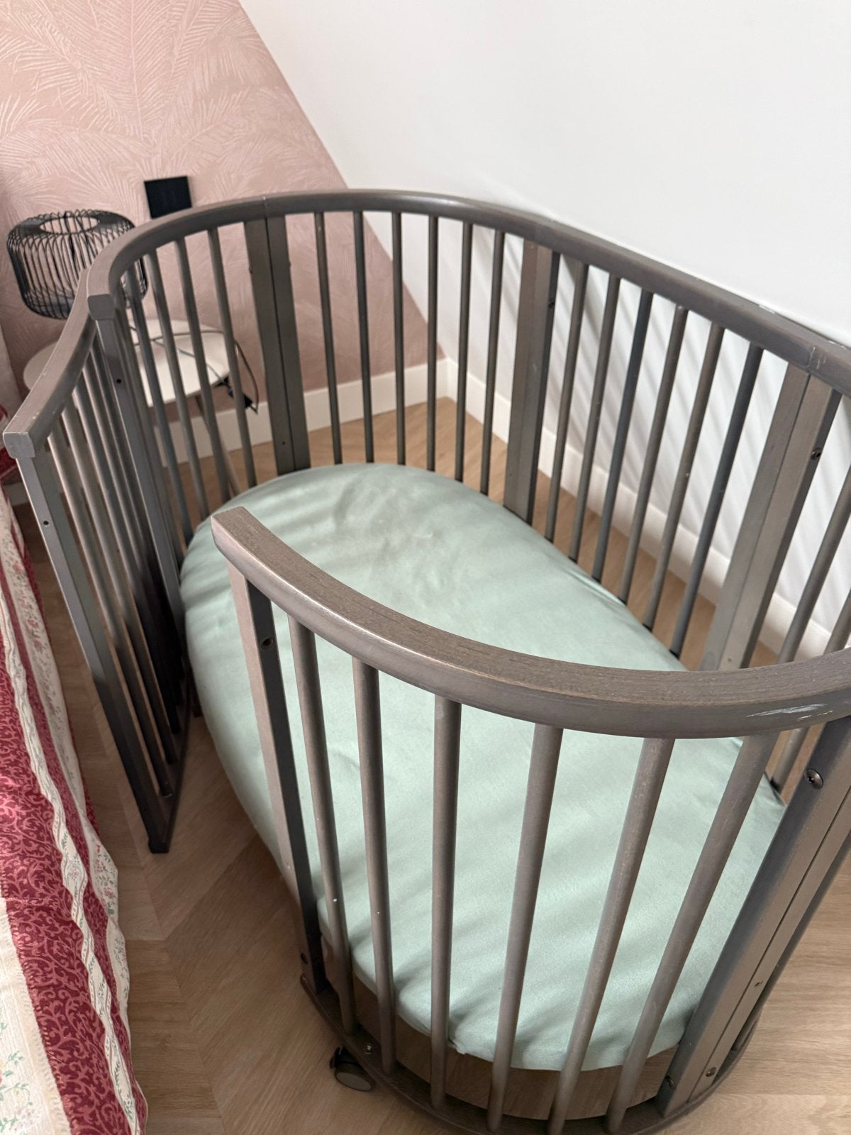 Stokke Sleepi ledikant met matras en beddengoed, Ophalen, Zo goed als nieuw, Ledikant