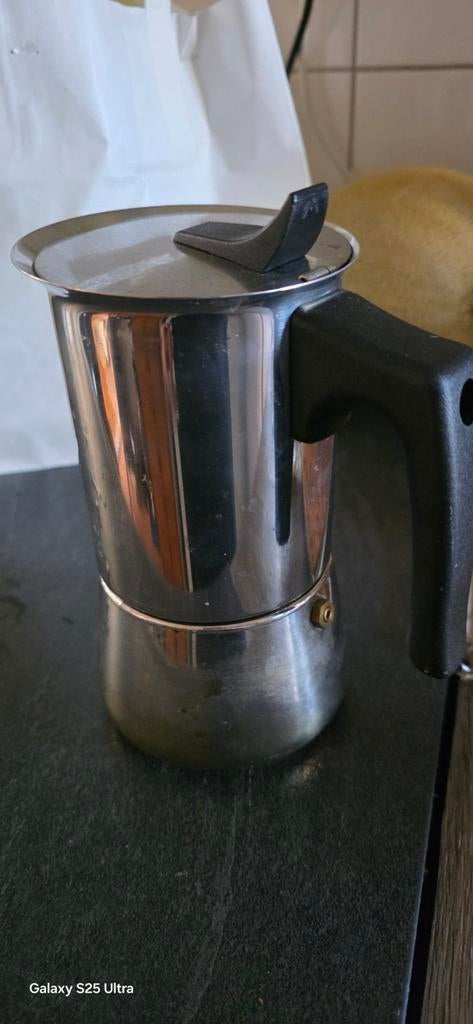 RVS Moka Pot - Italiaanse Koffie percolator, Gebruikt, Espresso apparaat, Gemalen koffie, Ophalen of Verzenden