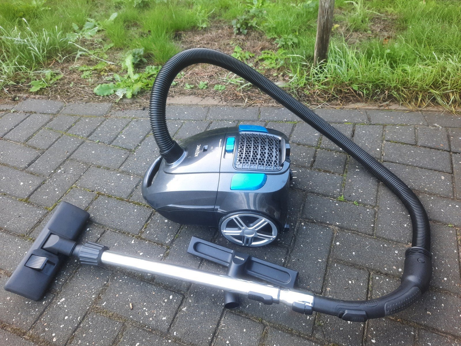 zeer nette koenic stofzuiger - 700W, Witgoed en Apparatuur, Ophalen, Overige merken, Inclusief accessoires, Zo goed als nieuw