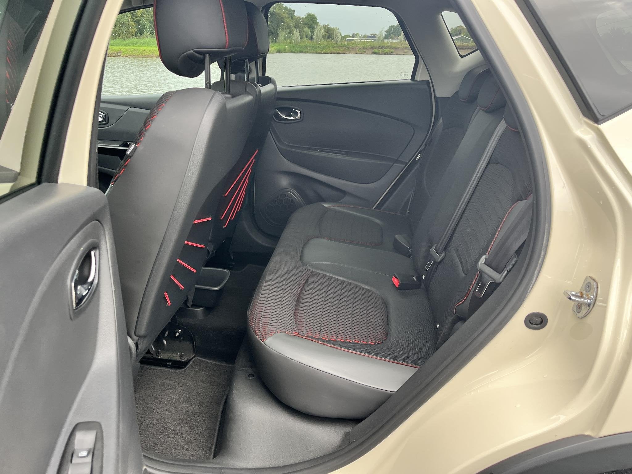Foto 15 van Renault Captur 1.2 TCe Xmod Clima, cruise, stoelverwarming,
