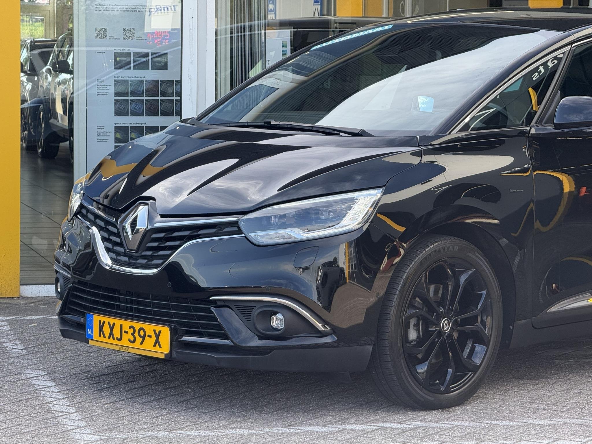 Renault Scénic 1.3 TCe 140 EDC Black Edition | Panorama dak, Euro 6, 4 cilinders, Leder en Stof, Zwart