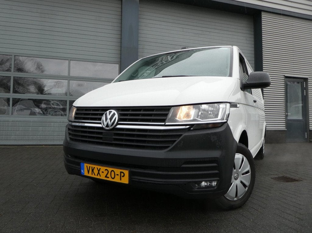 Volkswagen Transporter 2.0 TDI L2H1 airco navigatie pdc 3 zi, Voorwielaandrijving, Gebruikt, Euro 6, 4 cilinders