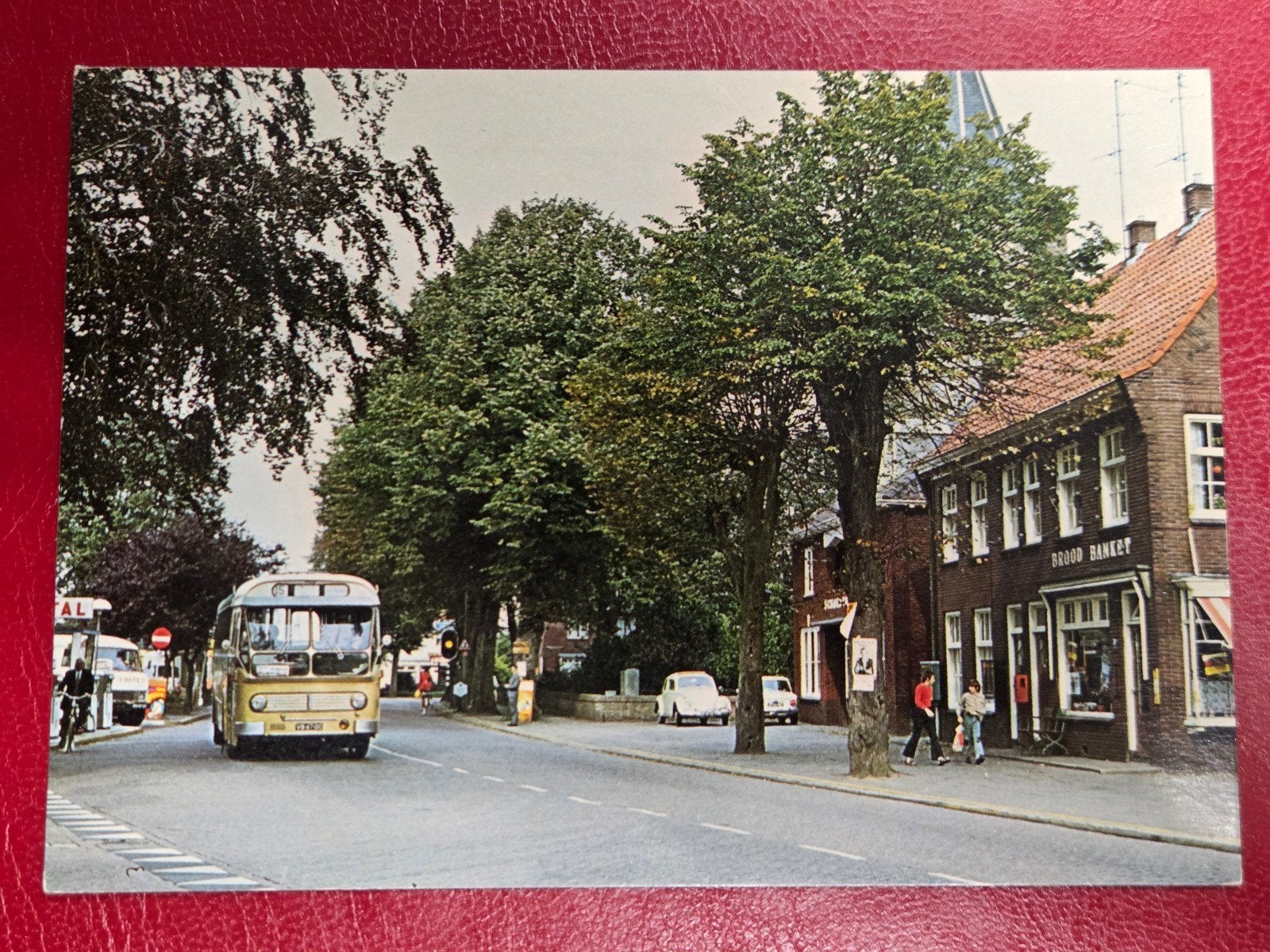 Zelhem bij Doetinchem Smitsstraat met bus GTW, Ophalen of Verzenden, 1980 tot heden, Gelderland